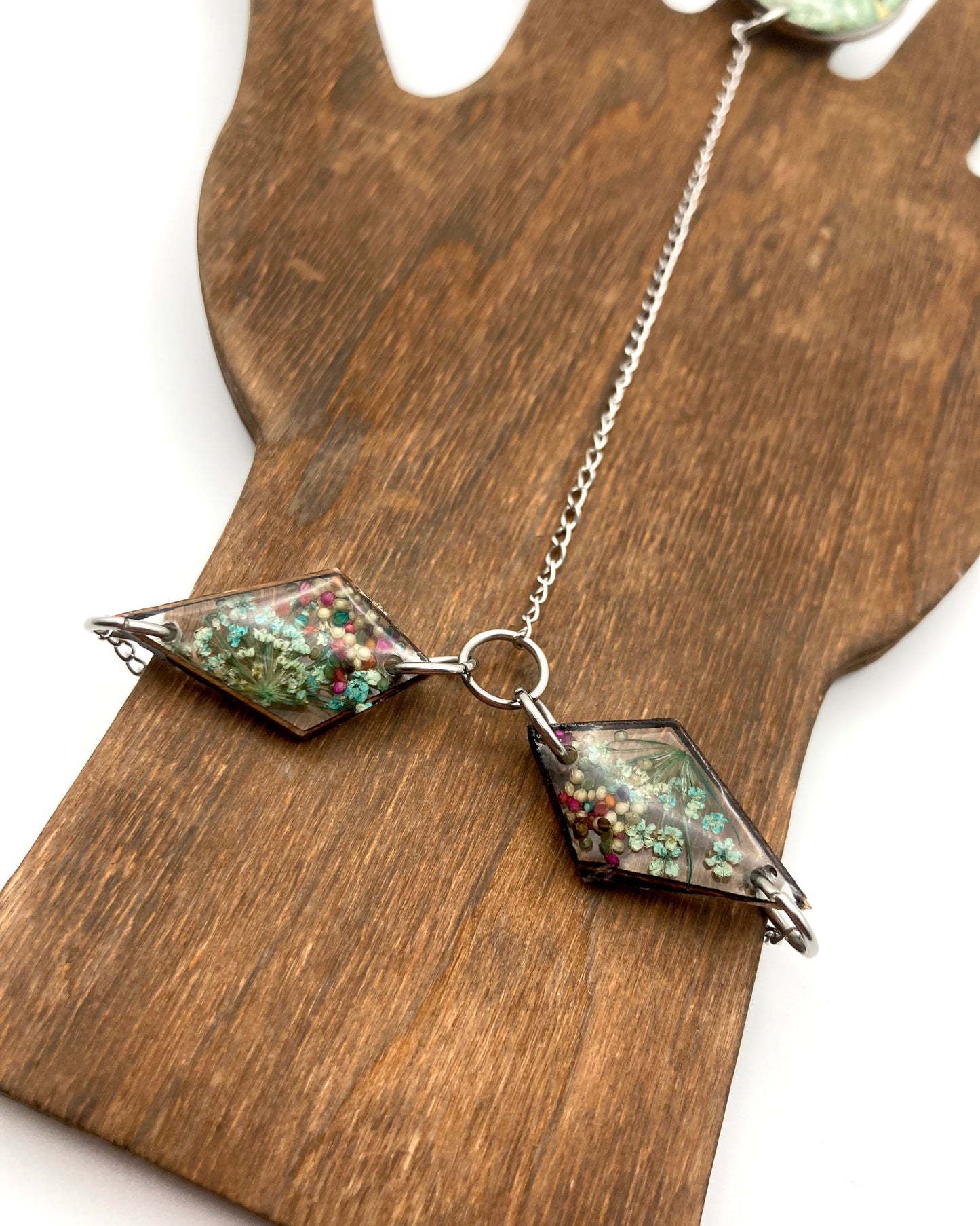 Hand in Bloom Handchain