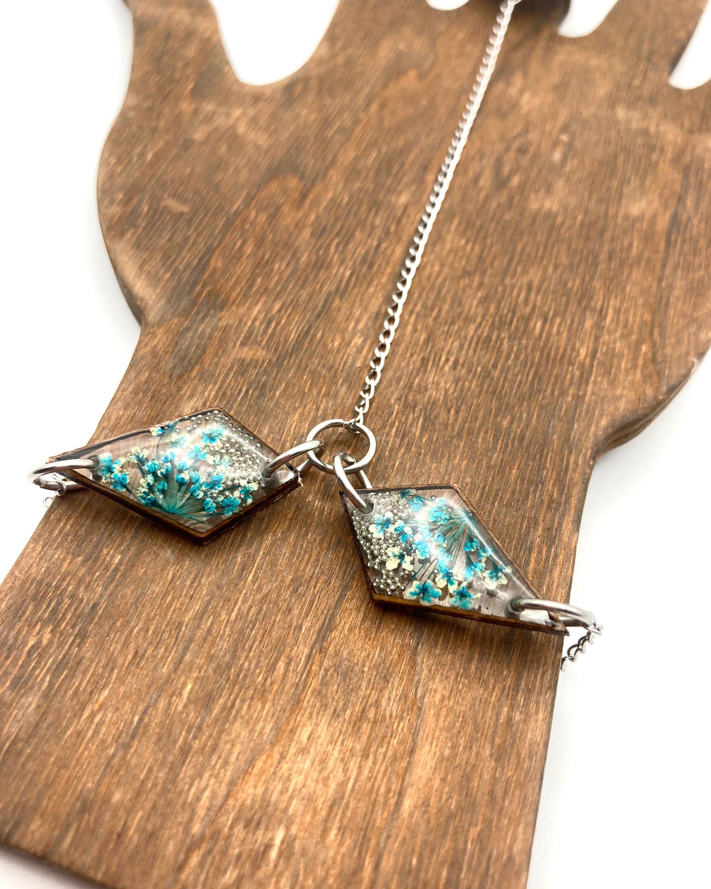 Hand in Bloom Handchain